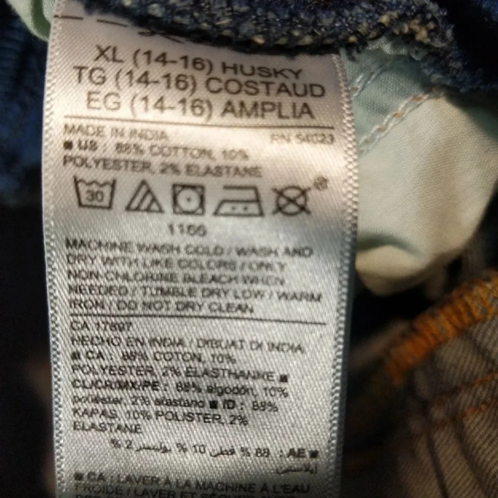 Old Navy Karate Slim built in flex elastic waist jeans